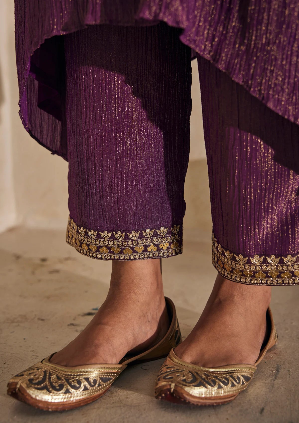 Amethyst Gulmarg Pheran Kurta Set